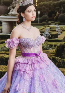 Q1002^Amabella Online