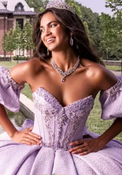 Q1027^Amabella Clearance