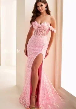 EW37032^Ellie Wilde Best