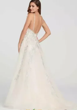 EW119010^Ellie Wilde Hot