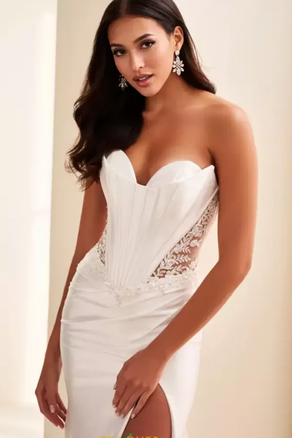 EW37084^Ellie Wilde Hot