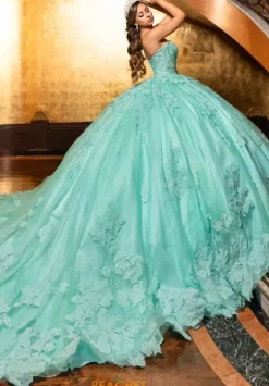80028^LizLuo Quinceanera Outlet