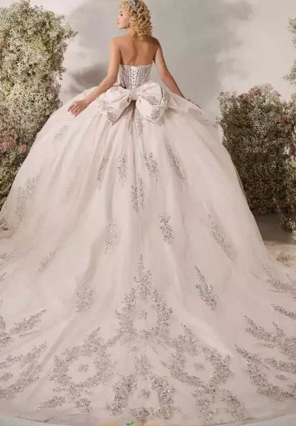 26116^LizLuo Quinceanera Discount