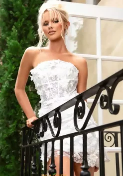 PS24779^Portia and Scarlett Hot