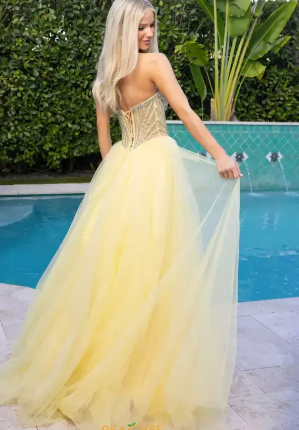 XO047^Portia and Scarlett Online