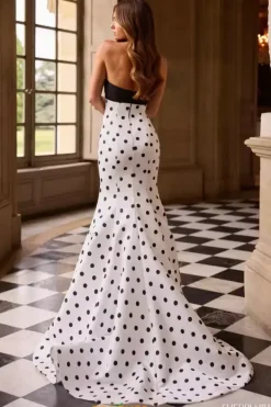 57800^Sherri Hill Outlet