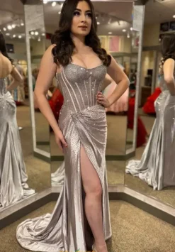 56620^Sherri Hill New