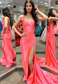 56163^Sherri Hill New