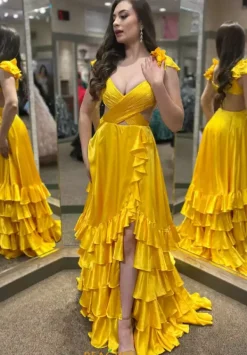 56057^Sherri Hill Hot