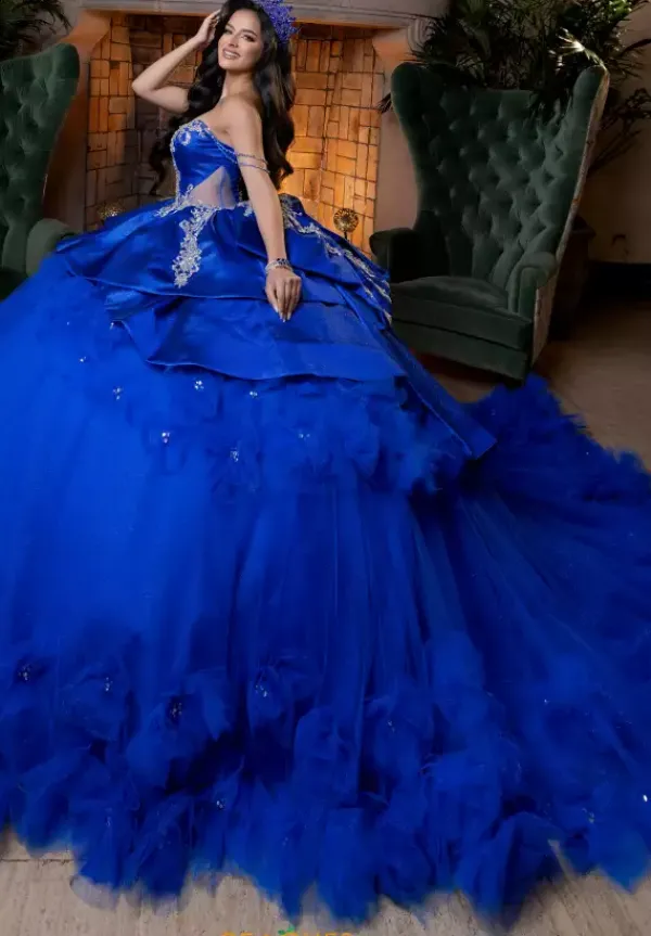 Quinceanera 4080007^Vizcaya New