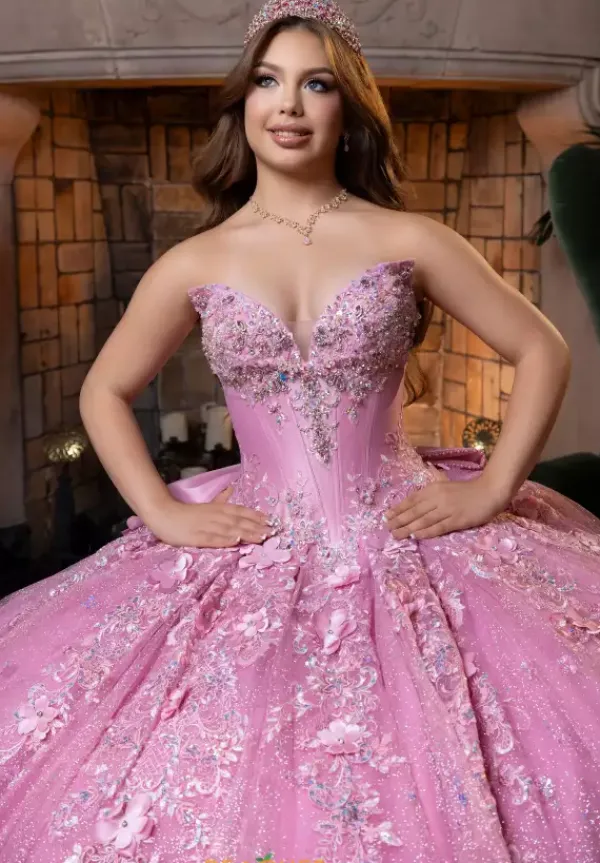 Quinceanera 4080029^Vizcaya Hot