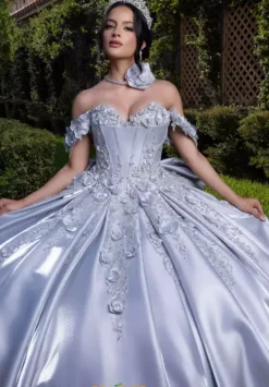 Quinceanera 4080033^Vizcaya Hot